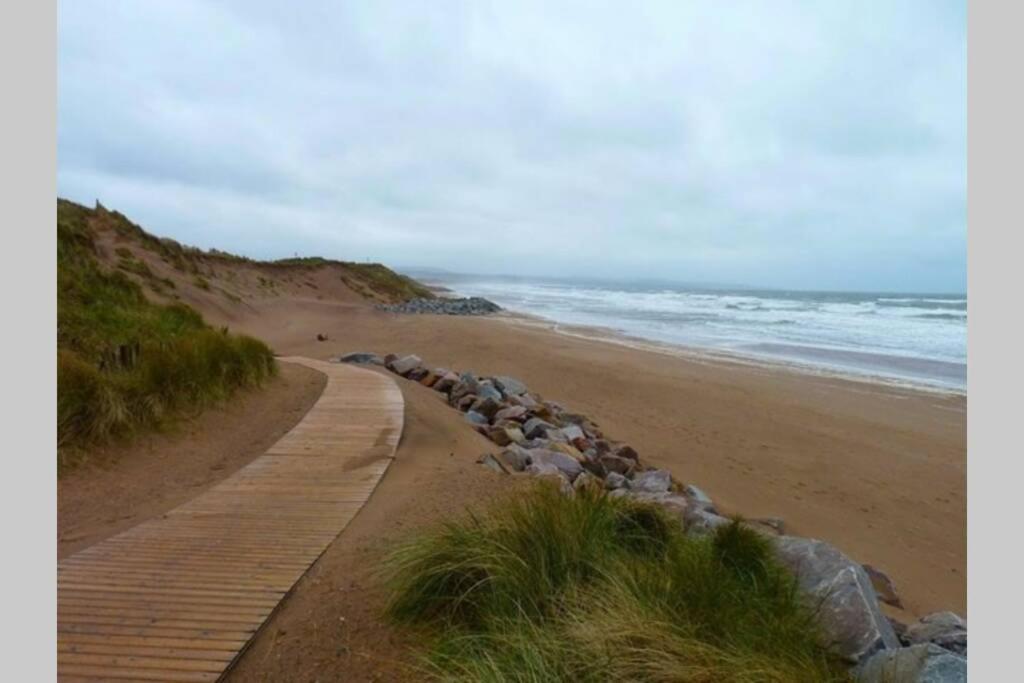 Life'S A Beach, Montrose Scotland Exterior foto
